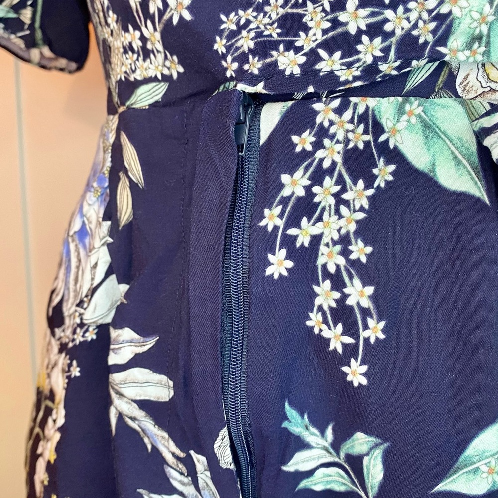Floral Ruffle Romper - Picture 5 of 6